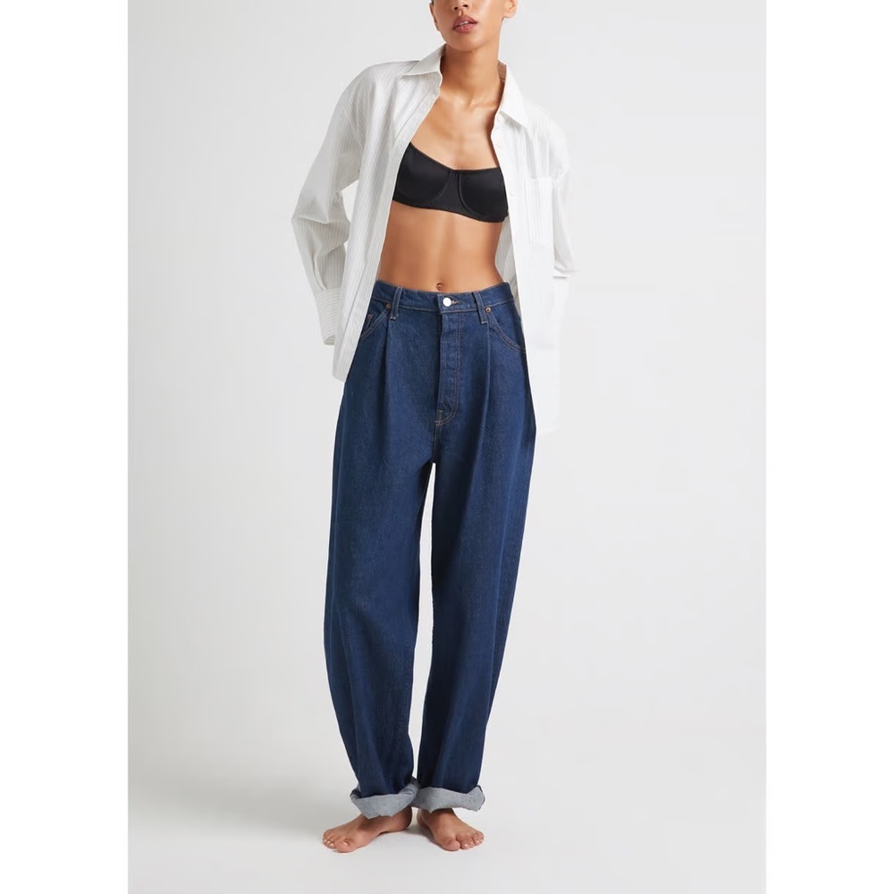 NWT MOTHER Snacks! Pleated Fun Dip Puddle Jeans 26 Cold Brew dark wash